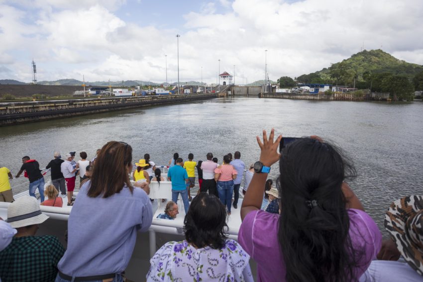 Tour Parcial por el Canal de Panamá